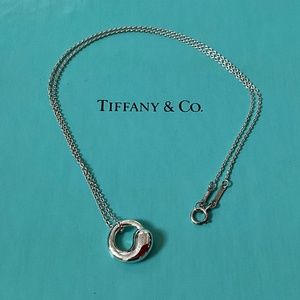 TIFFANY & CO. Silver (925) Elsa Peretti Eternal Circle Pendant …